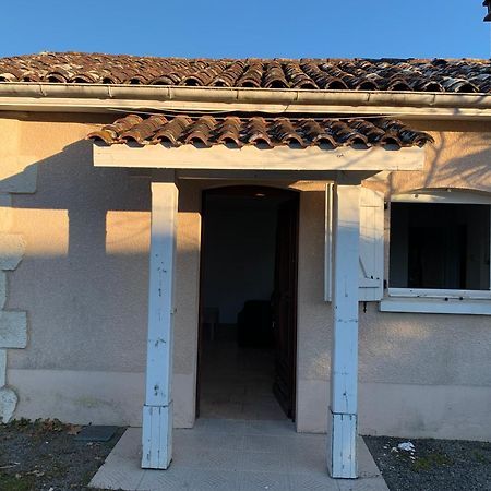 Petite Maison Dans Un Village Du Gers Sabazan Exterior foto